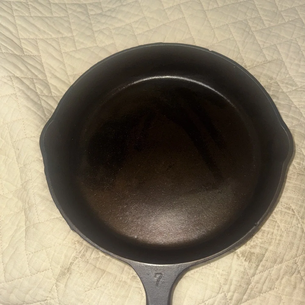 Martin Cast Iron #7 Shallow Skillet with Hamburger Logo